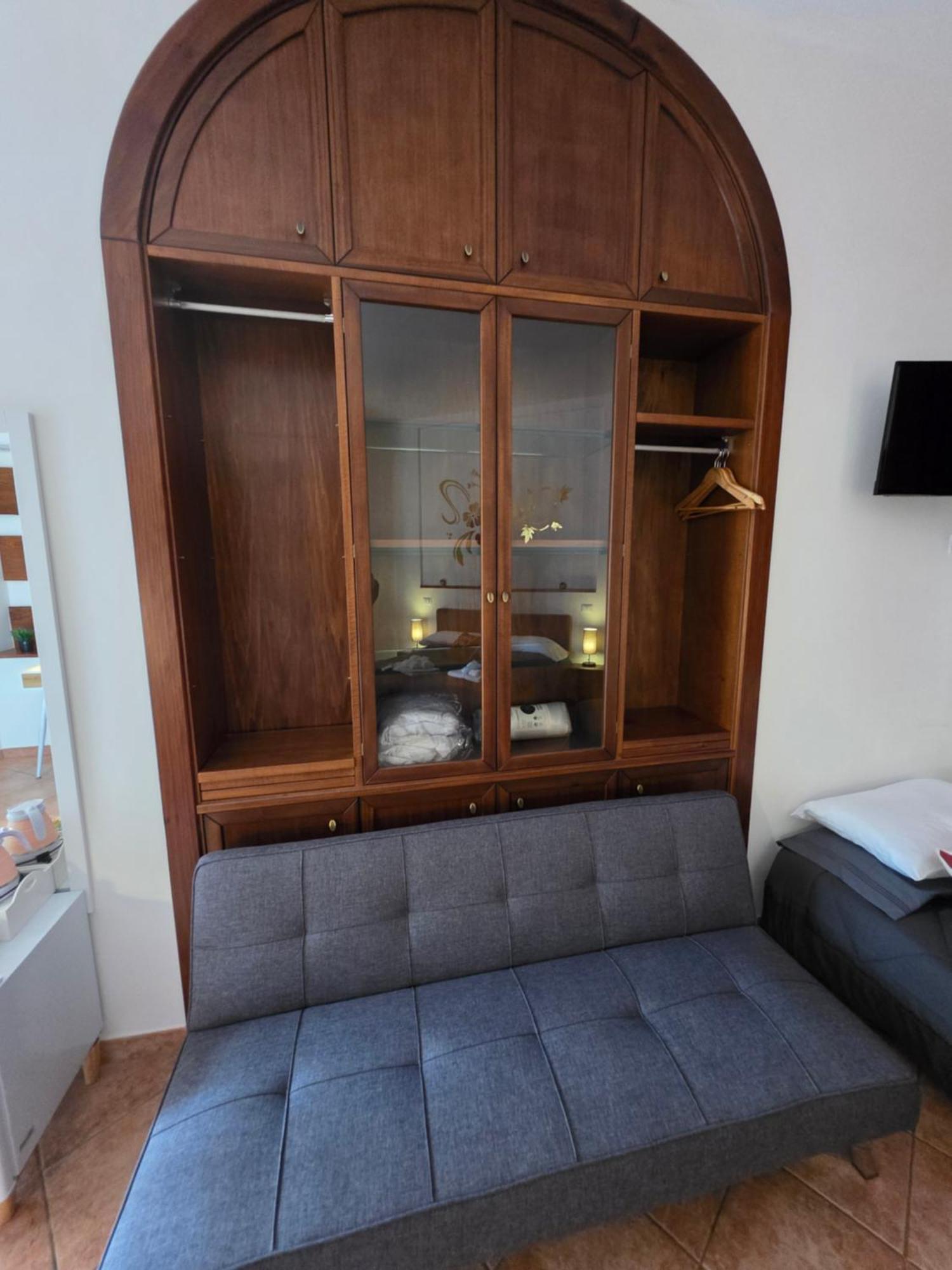 Guesthouse Aurora A.E. Рим Экстерьер фото