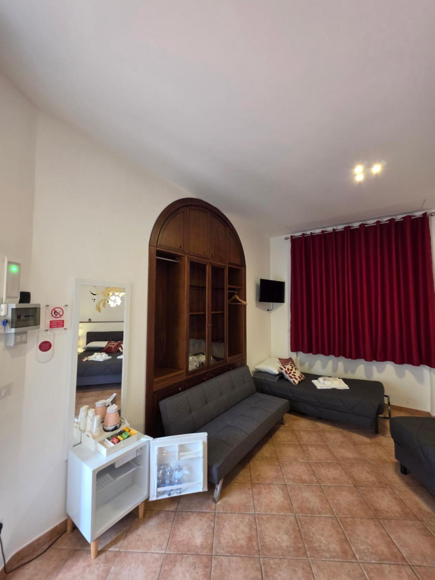 Guesthouse Aurora A.E. Рим Экстерьер фото