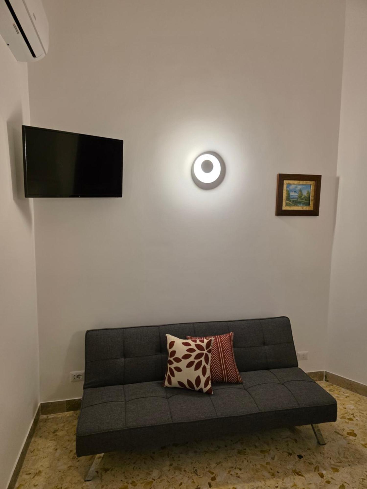 Guesthouse Aurora A.E. Рим Экстерьер фото